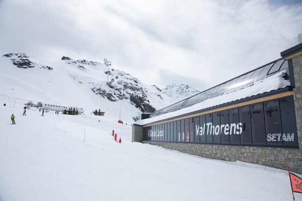 Departure station of 2 Lacs lift