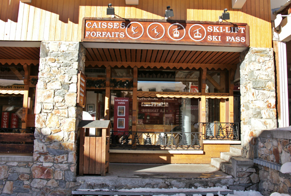 Val Thorens ski pass office