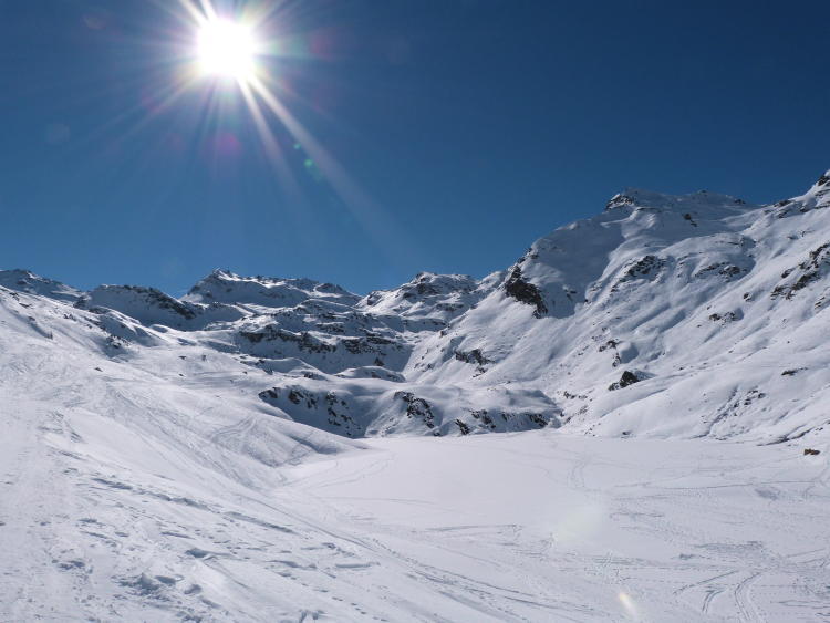 View from top of Lac du Lou itinerary