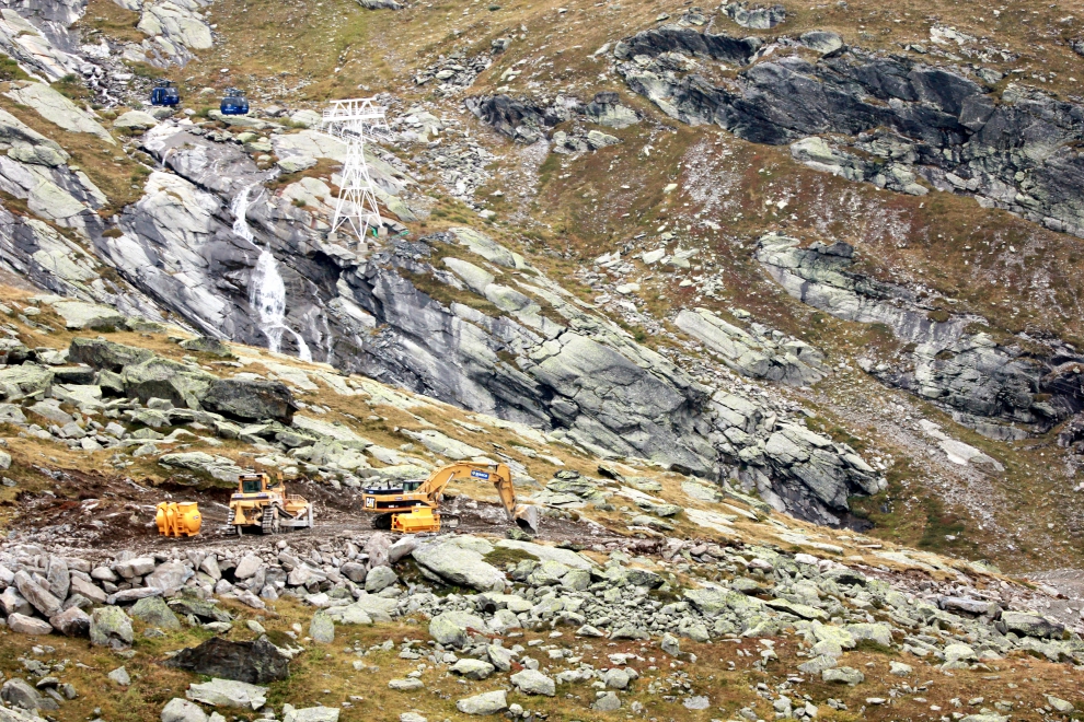 Diggers creating new Plein Sud piste