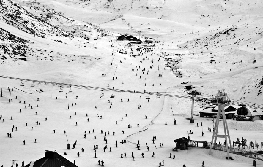 Skiers at New Year 2015-16, Val Thorens