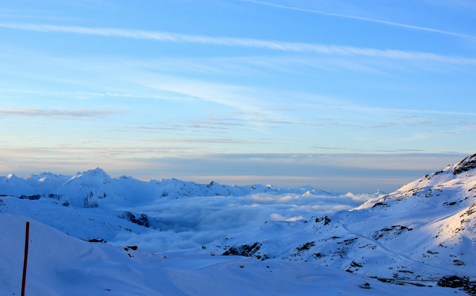 A sea of cloud in the Belleville Valley