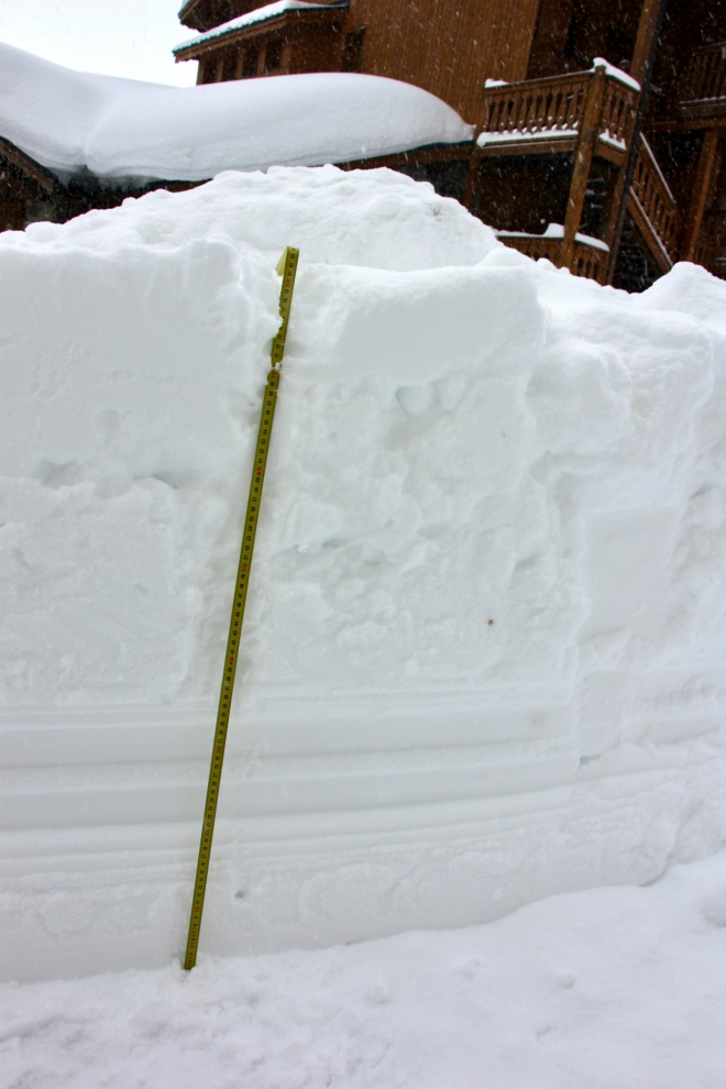 Snow and tape measure, Val Thorens